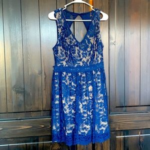 Francesca’s blue lace cocktail dress
